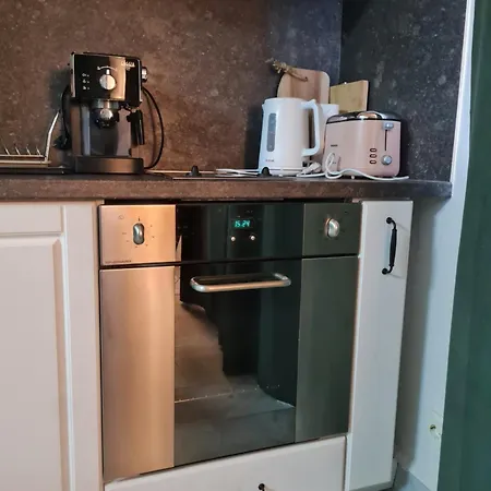 Cozy In Centrum Apartment *