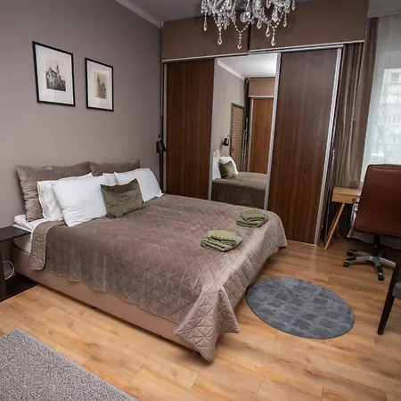 Апартамент Cozy In Centrum София
