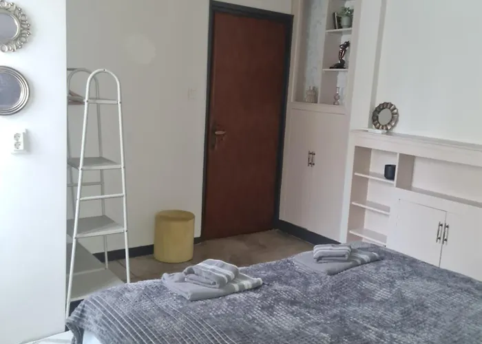 Cozy In Centrum 소피아